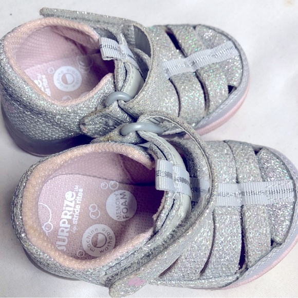 Stride Rite Surprize silver sparkle fisherman shoes - Picture 4 of 6